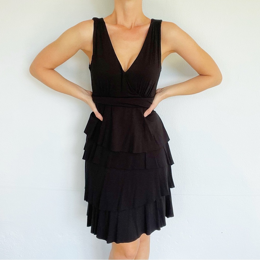 New York & Company black sleeveless v-neck tiered ruffle dress size small